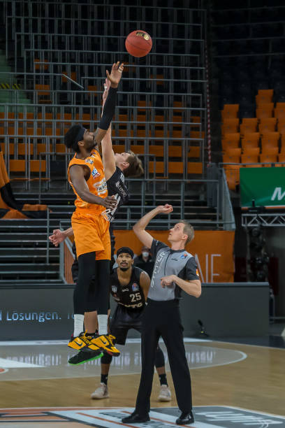 精干的球场 精干的球场