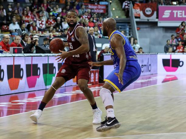 雷26岁边 雷26岁边