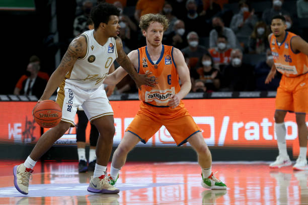 强劲的底线 强劲的底线