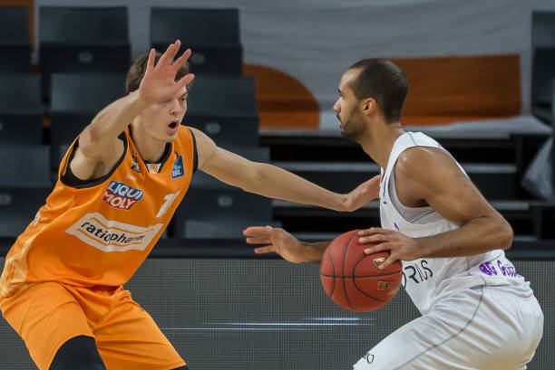 逆境中的韧 逆境中的韧