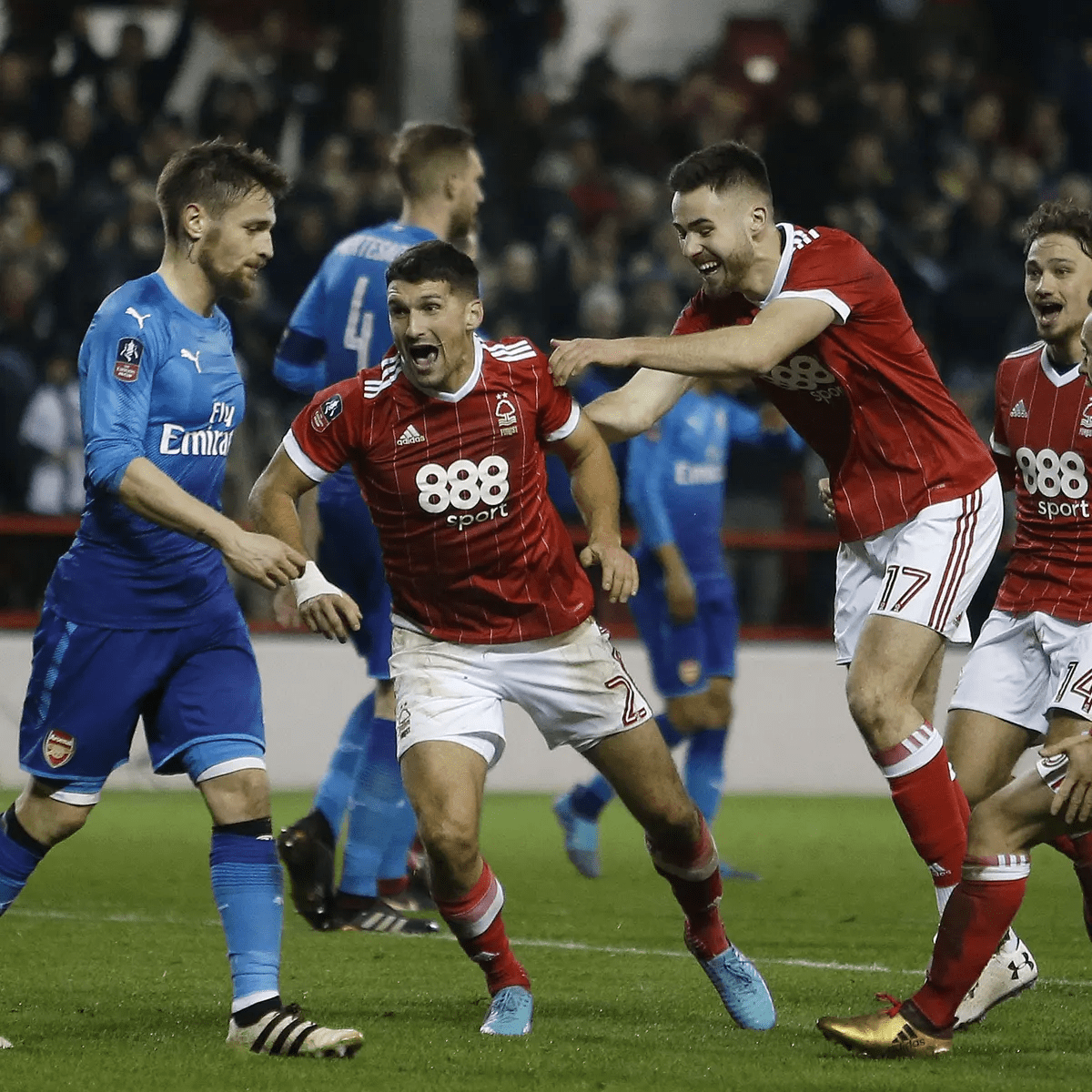 据现场转播 据现场转播